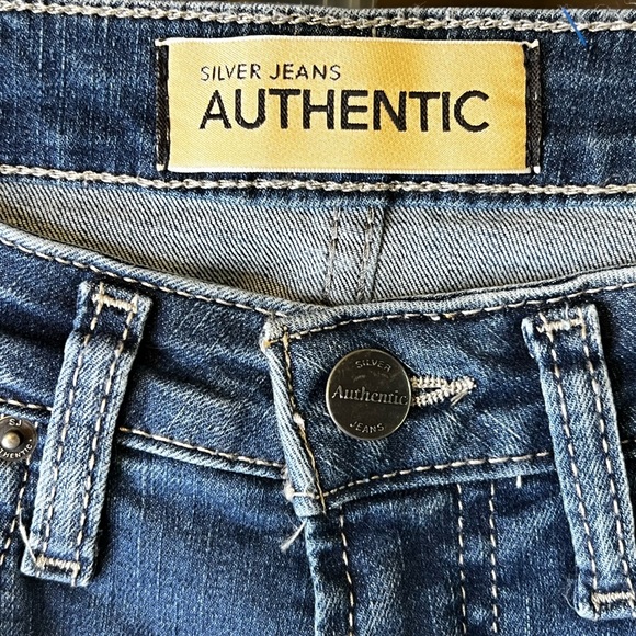 Authentic by SILVER JEANS "The Curvy Boyfriend" Jean Size 4 NWT - Picture 7 of 12